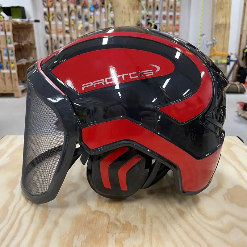 Protos Integral přilba FOREST černá/reflexní červená Must-Have
