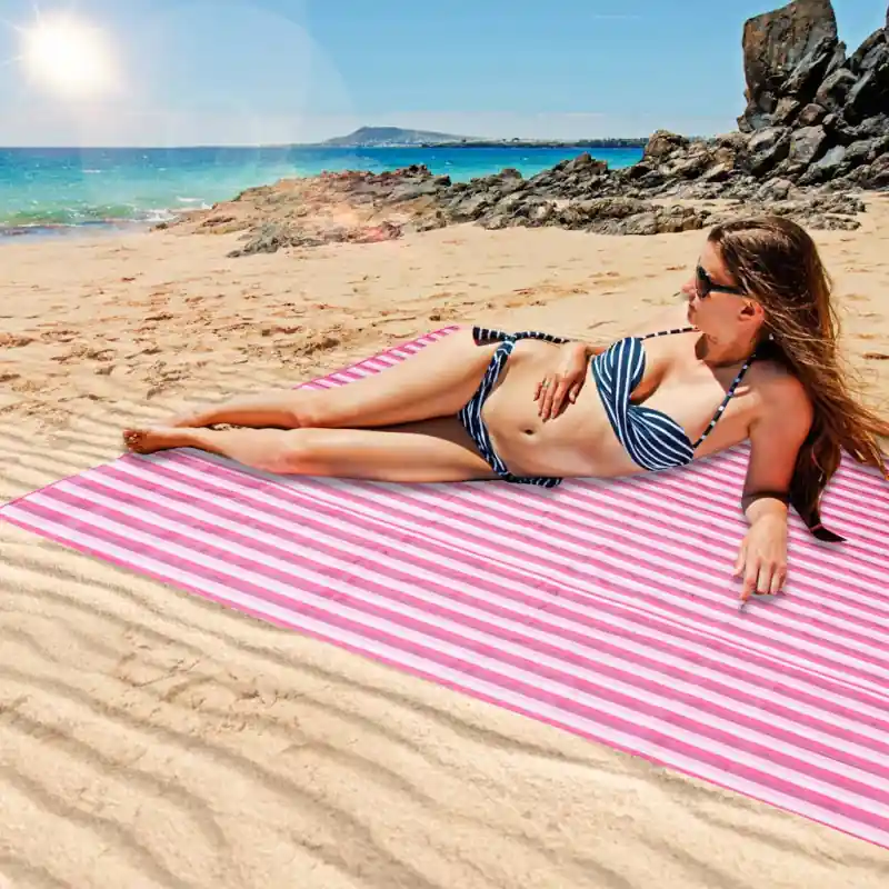Velká piknik deka o rozměrech 200 x 200 cm Odeslání Ihned
